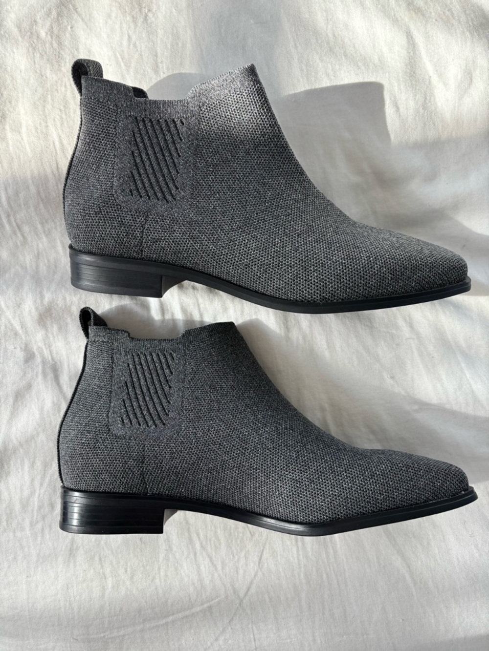Classic Women's Knit Chelsea Boots - Gray